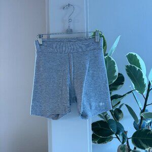 Alolux High-Waist Me Time Short Light Gray
